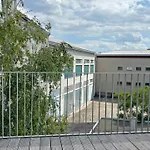 Altbaujuwel Mit Terrasse, Top 21
