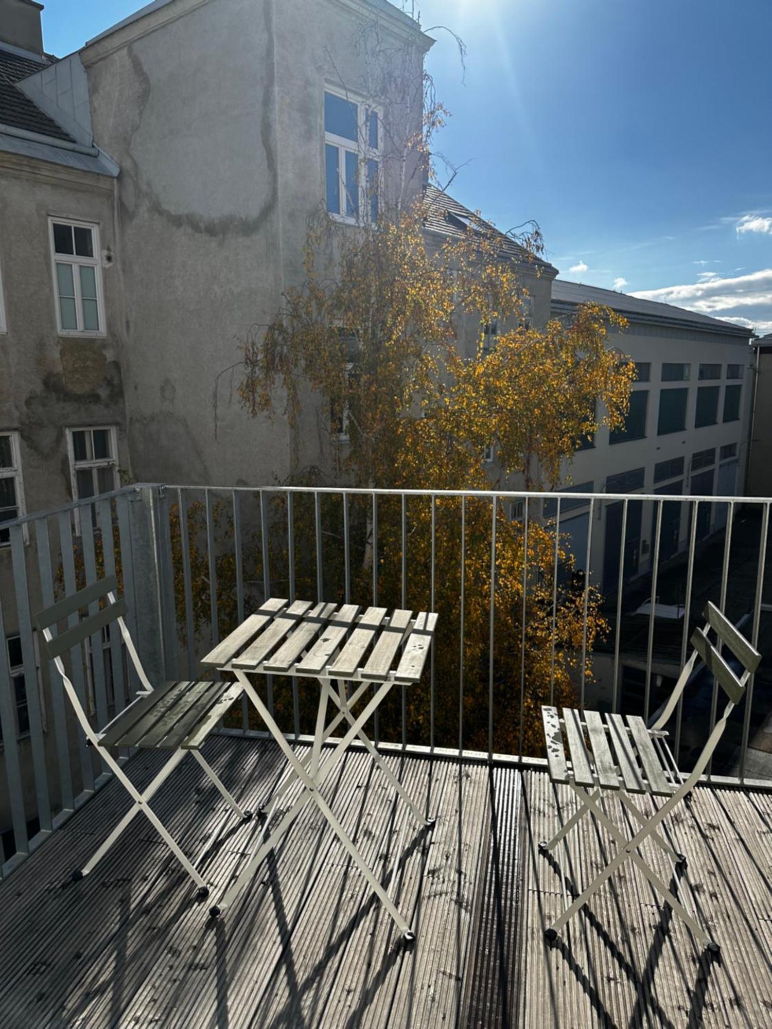 Apartment Altbaujuwel Mit Terrasse, 21